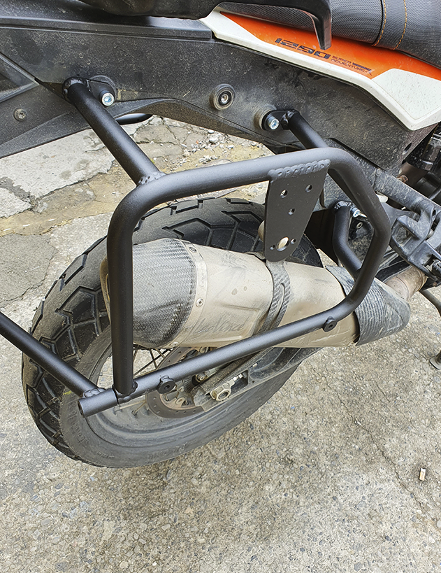 HERRAJE LATERAL KTM 1190