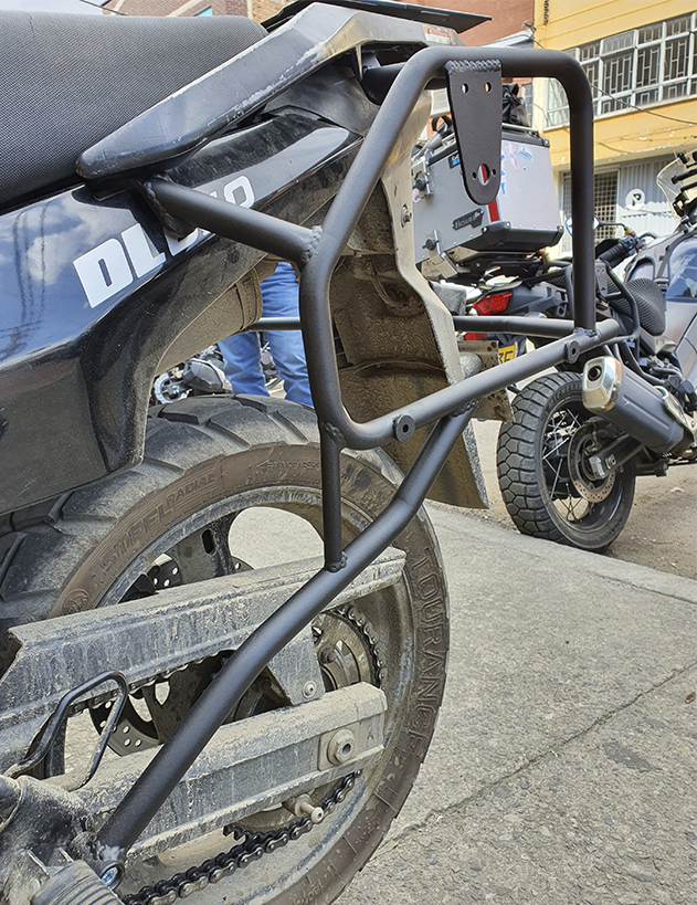 HERRAJE LATERAL SUZUKI V-STROM 650 DL