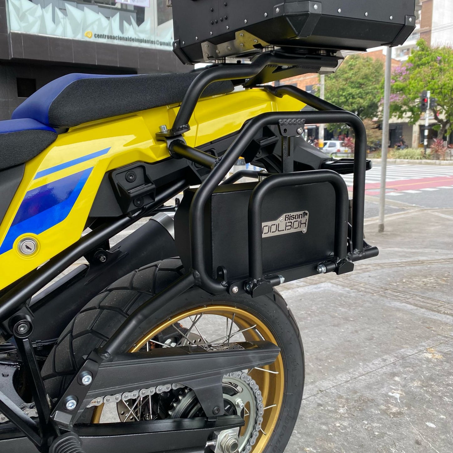 HERRAJE LATERAL SUZUKI V-STROM 800DE