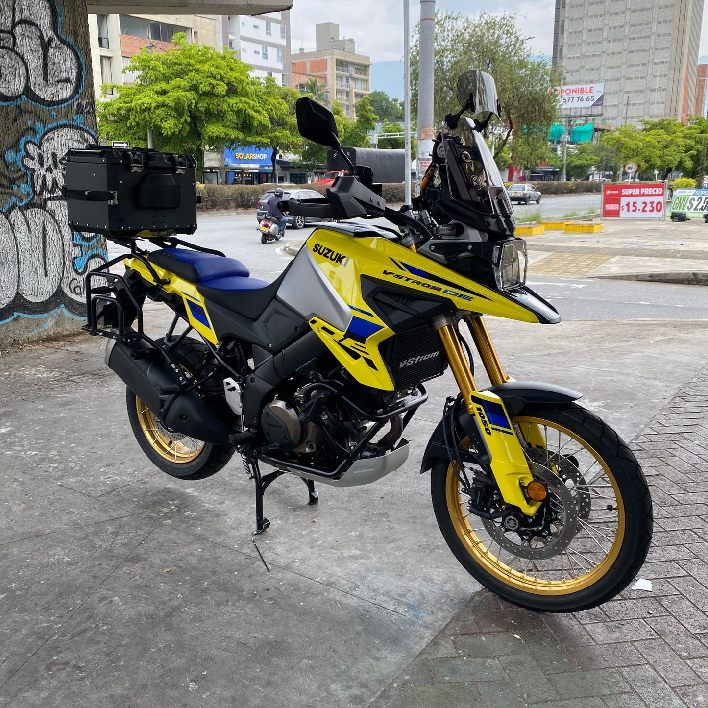 HERRAJE LATERAL SUZUKI V-STROM 800DE