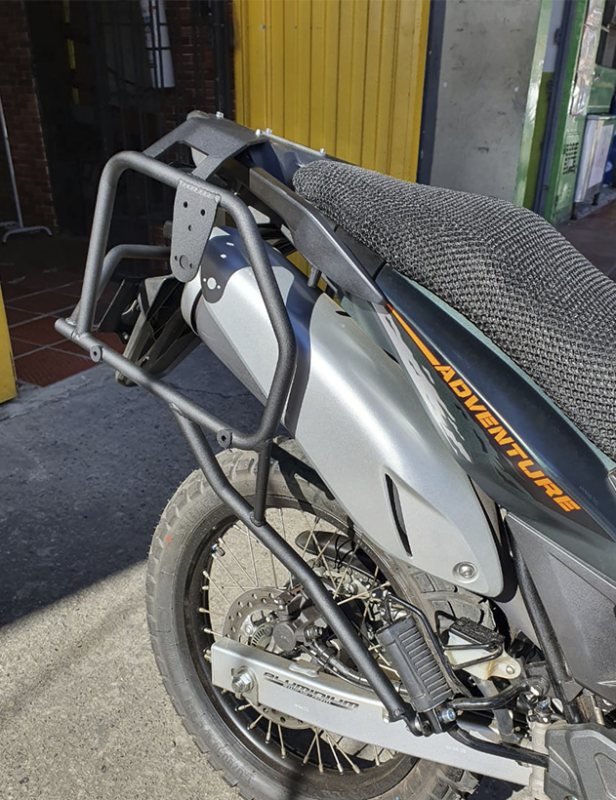 HERRAJE LATERAL HONDA XRE 300 ABS