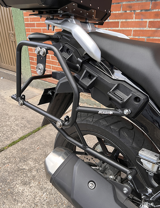 HERRAJE LATERAL SUZUKI V-STROM 250 DL