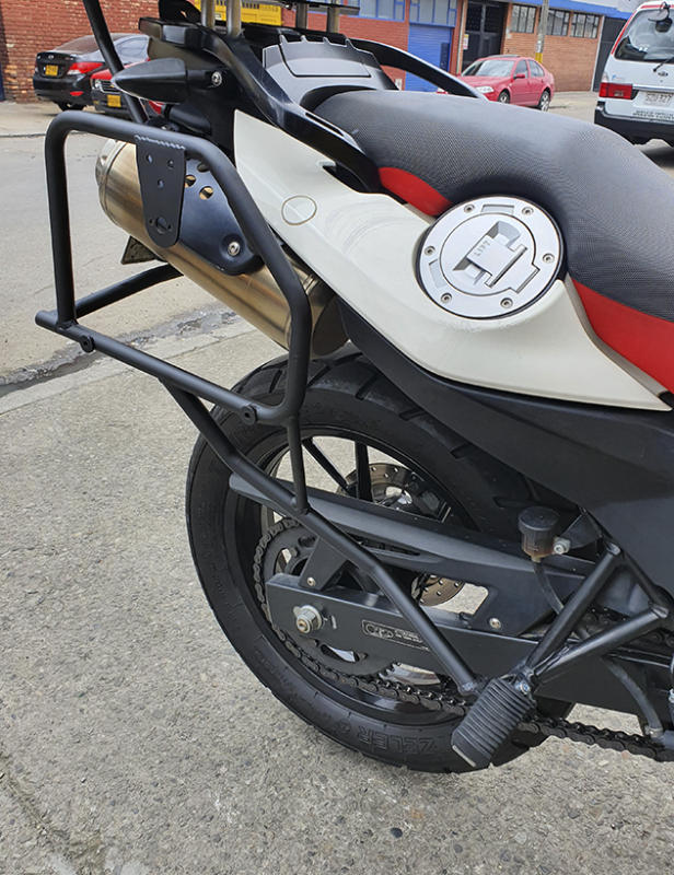 HERRAJE LATERAL BMW G 650 GS
