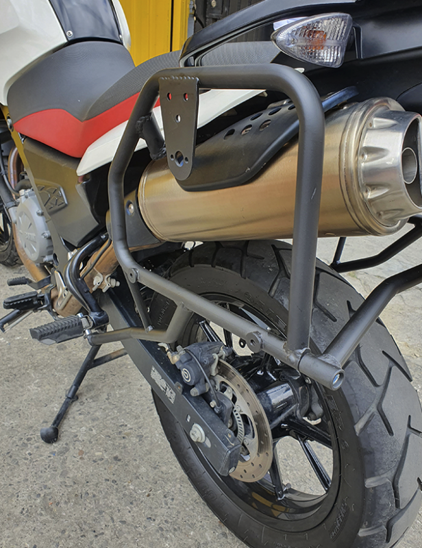 HERRAJE LATERAL BMW G 650 GS