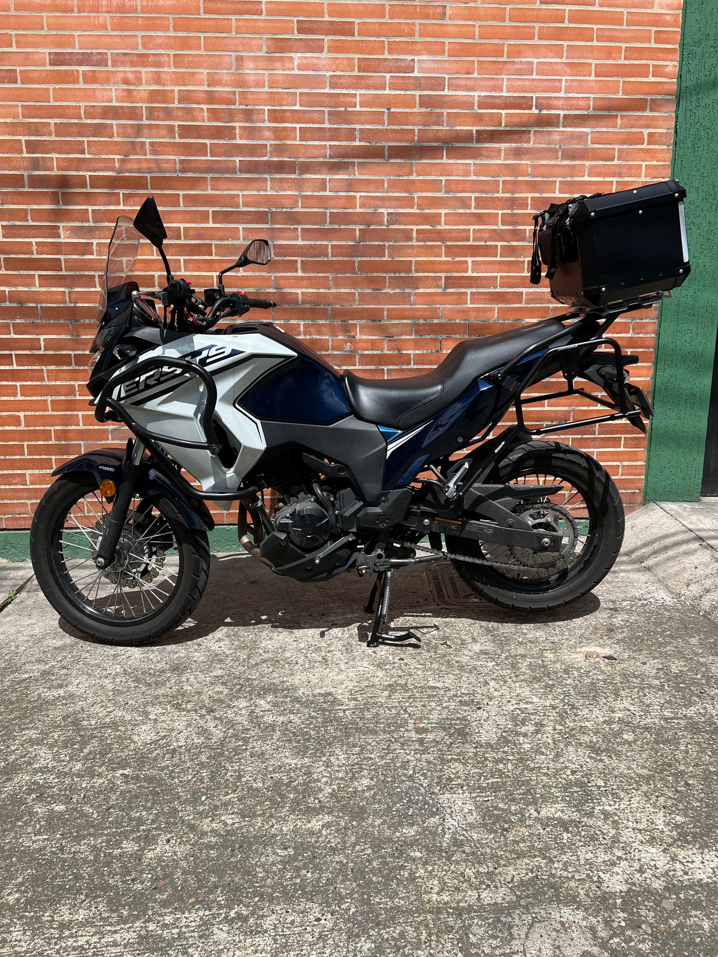 CABALLETE CENTRAL VERSYS 300